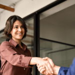 Descubra como desenvolver soft skills valiosas com um intercâmbio